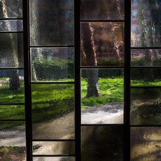 Making campus art with the help of the MIT Chapel  <a target="_blank" href="https://www.instagram.com/explore/tags/aroundMIT">#aroundMIT</a>
